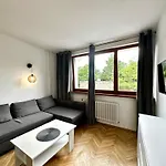 52 & Parking Apartment *