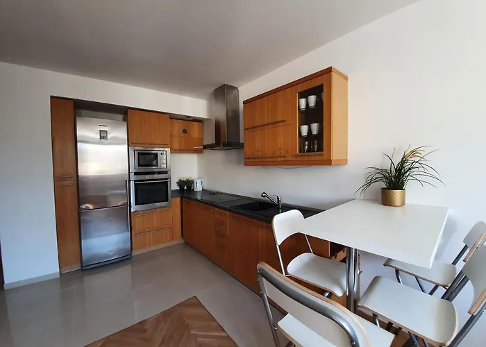 דירה 52 & Parking סופוט